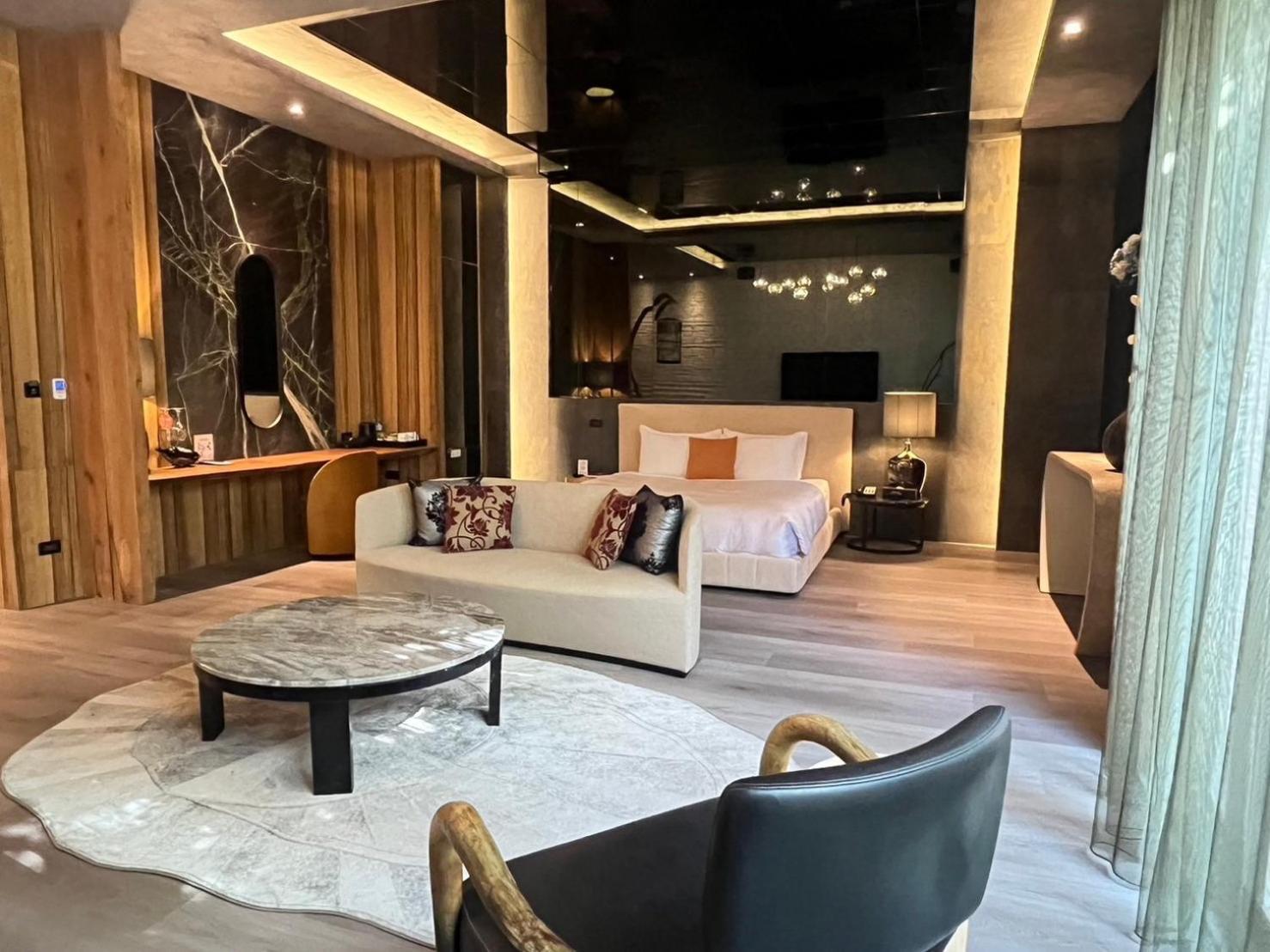 Mulan Motel Taichung Exterior photo