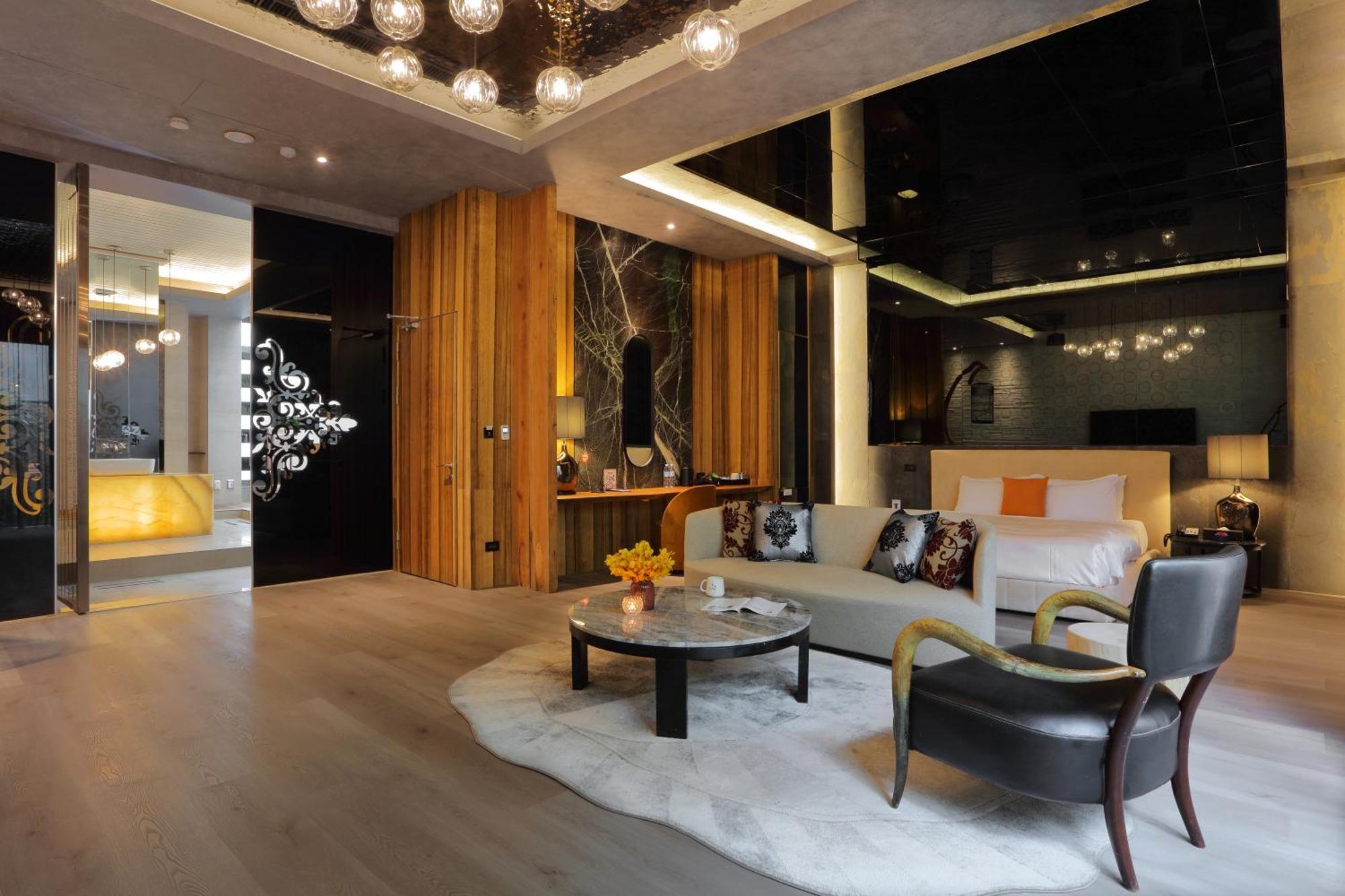 Mulan Motel Taichung Exterior photo