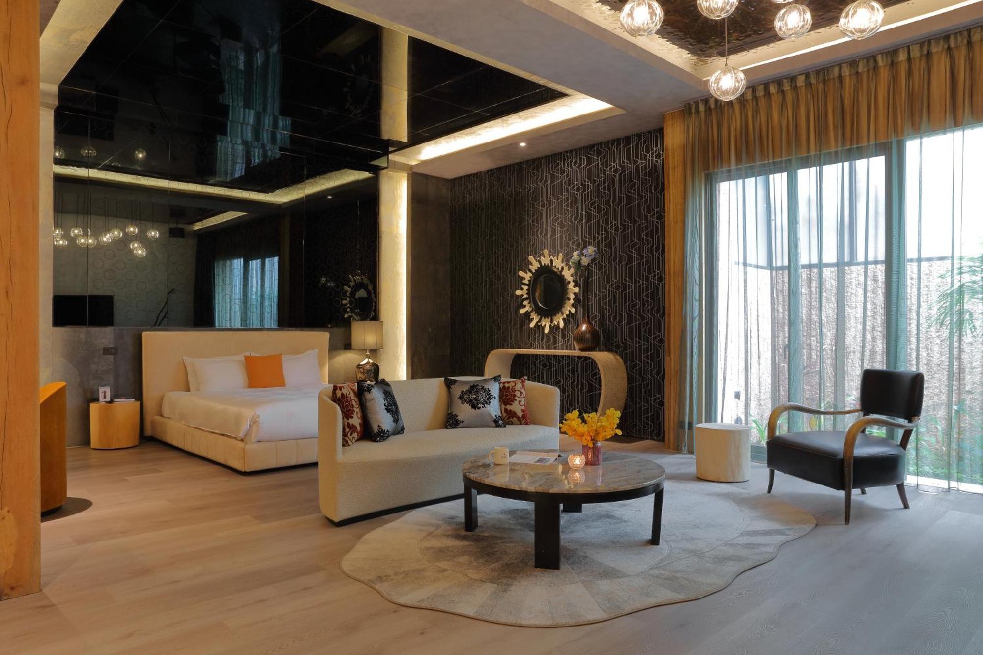 Mulan Motel Taichung Exterior photo